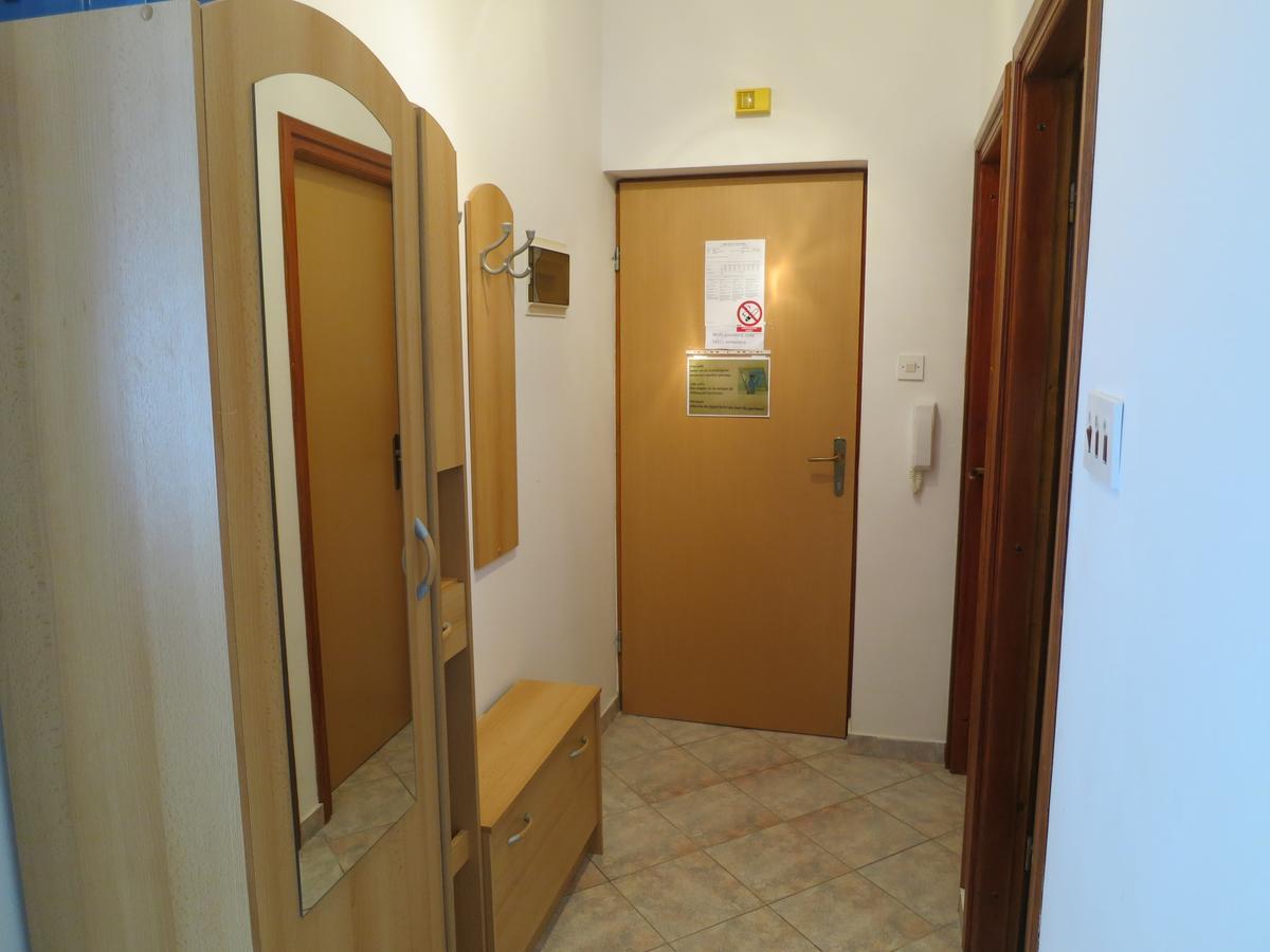 Apartment Dorami Малинска Екстериор снимка
